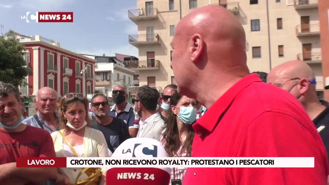 Crotone, non ricevono Royalty: protestano i pescatori
