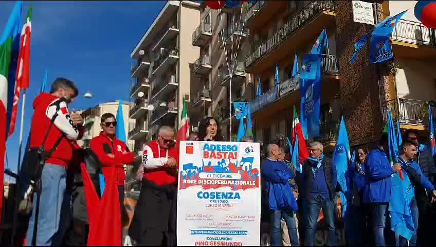 Il dramma di 13 lavoratori della Tech & Com non ricollocati: «Abbandonati a noi stessi» | VIDEO
