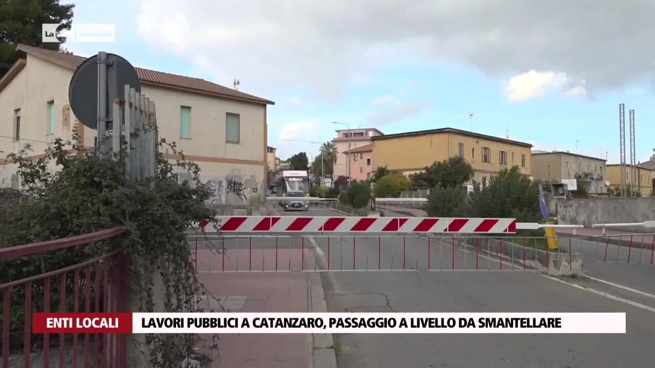 Lavori pubblici a Catanzaro, passaggio a livello da smantellare