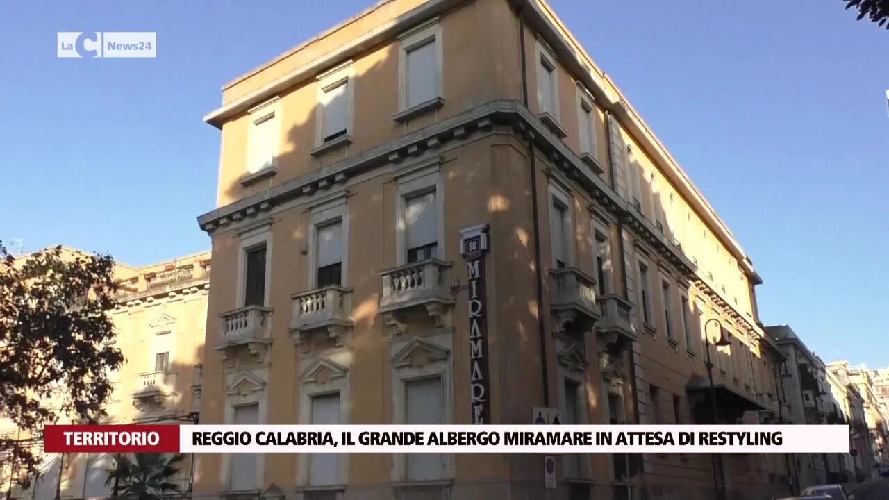 Reggio Calabria, il grande albergo Miramare in attesa di restyling