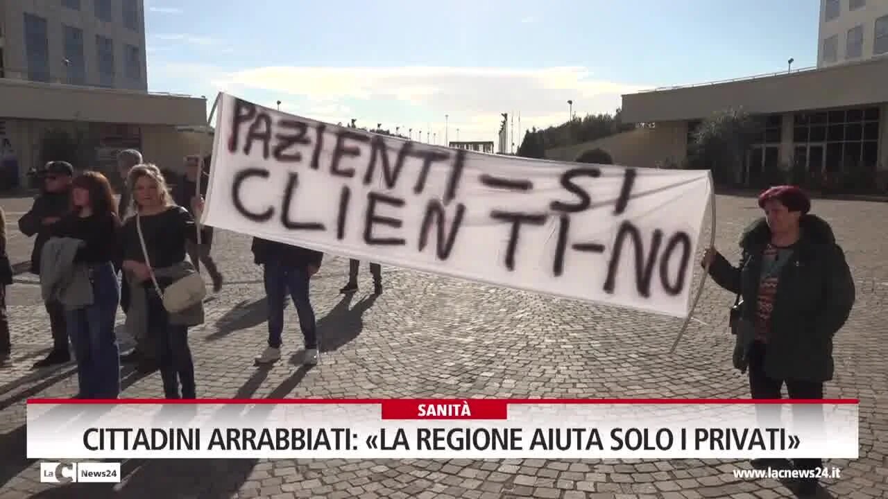 Cittadini arrabbiati: «La Regione aiuta solo i privati»