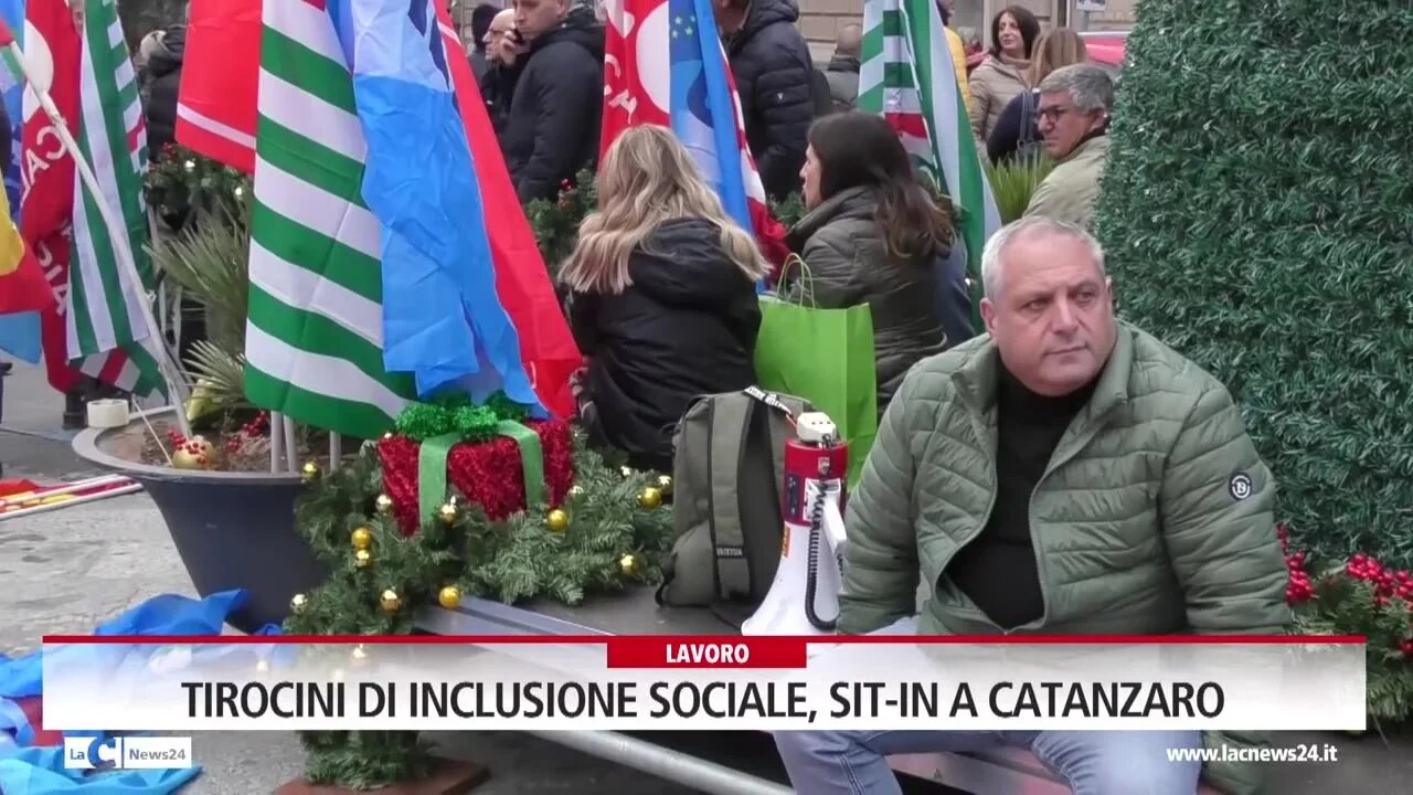 Tirocini di inclusione sociale, sit-in a Catanzaro