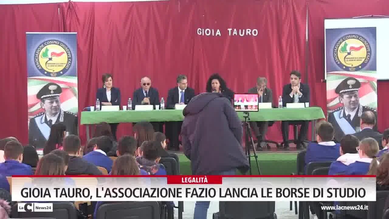 Educare alla legalità, a Gioia Tauro l’associazione Cosimo Fazio presenta tre borse di studio agli studenti