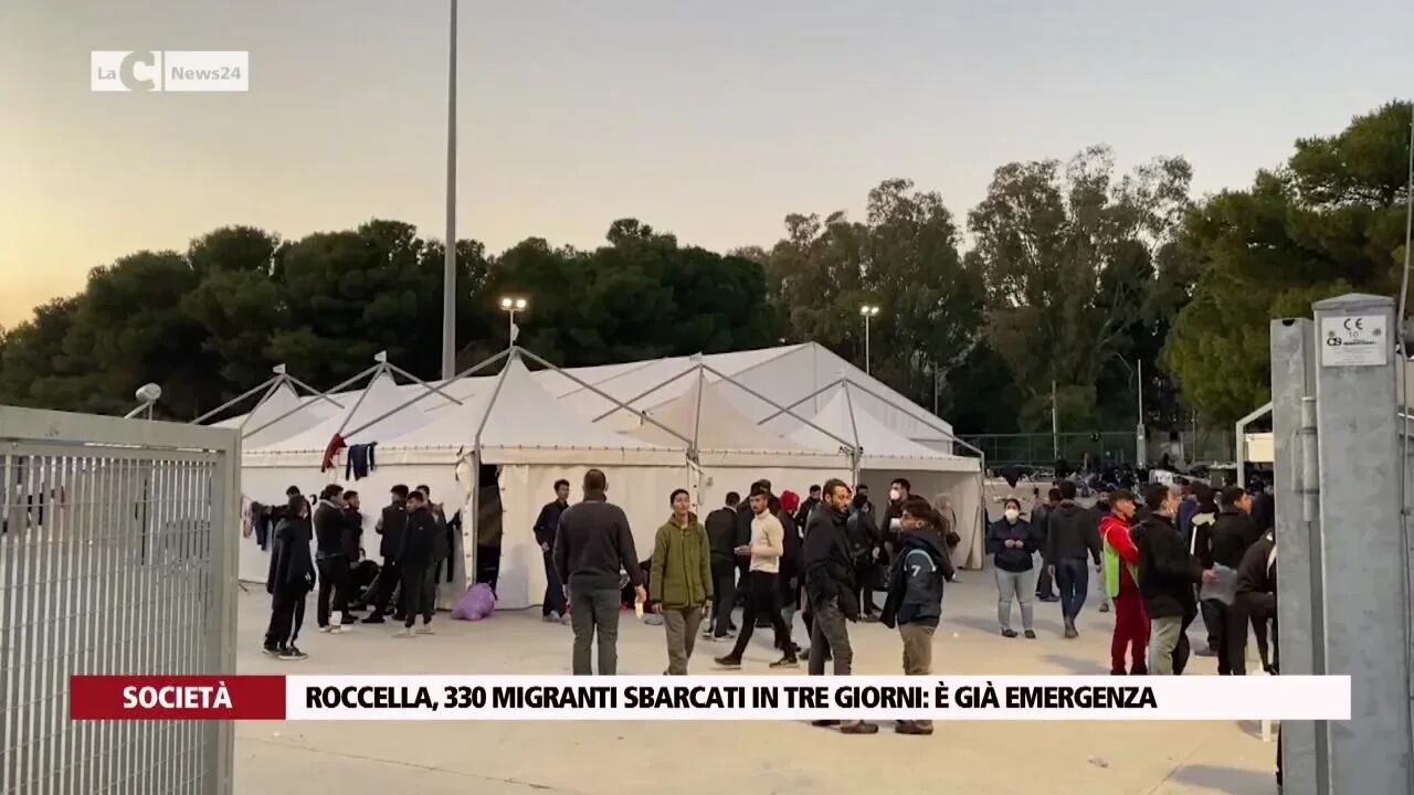 Roccella, 330 migranti sbarcati in tre giorni: è già emergenza