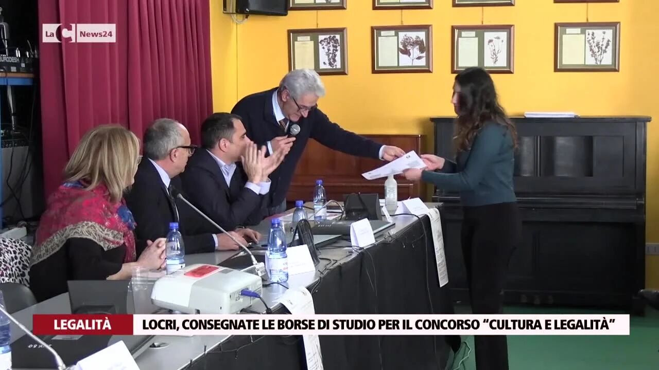 Locri, consegnate le borse di studio per il concorso “Cultura e legalità”