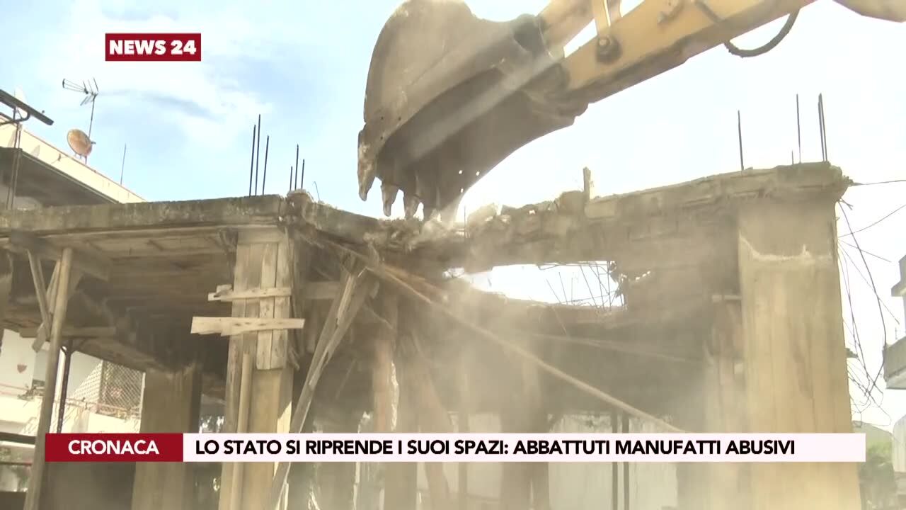 Lo Stato si riprende i suoi spazi: abbattuti manufatti abusivi