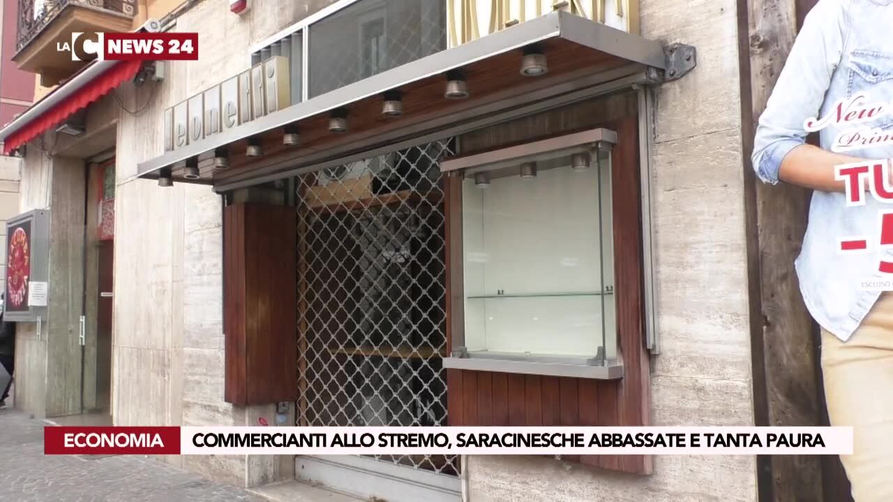Cosenza, commercianti allo stremo: saracinesche abbassate