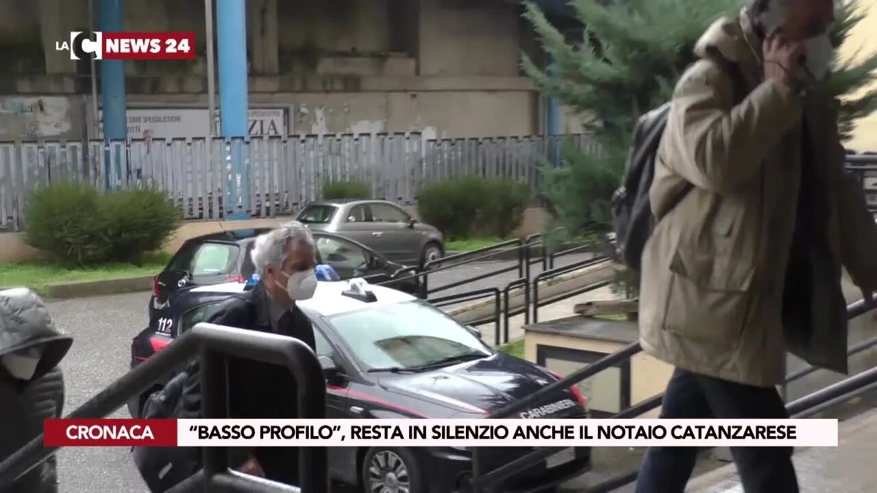 Basso profilo, resta in silenzio anche il notaio catanzarese