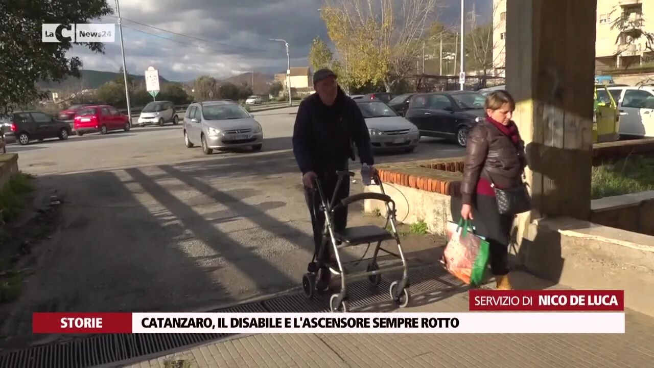 Catanzaro, il disabile e l'ascensore sempre rotto