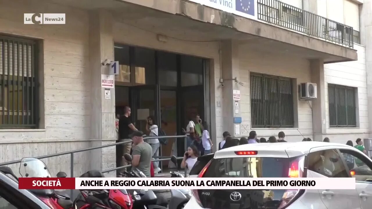 Reggio, suona la campanella del primo giorno di scuola 