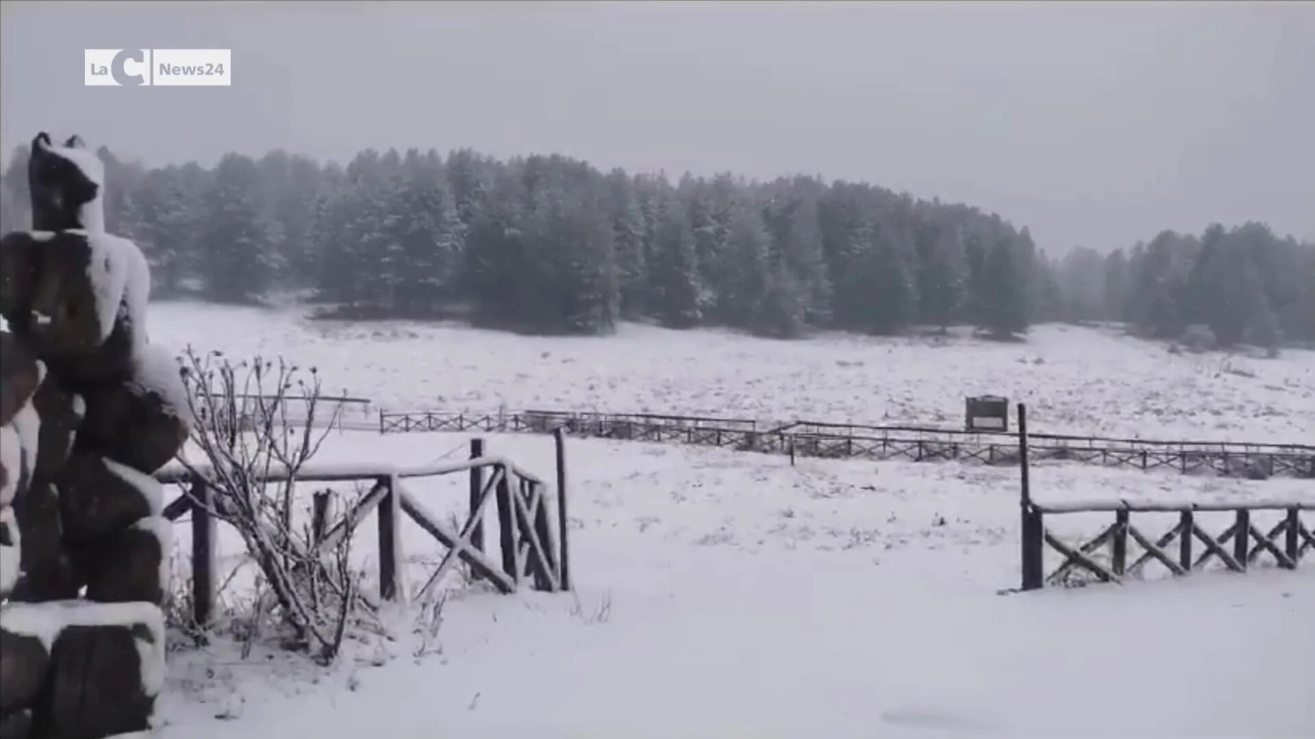 La magia della neve sui pianori di Carlomagno