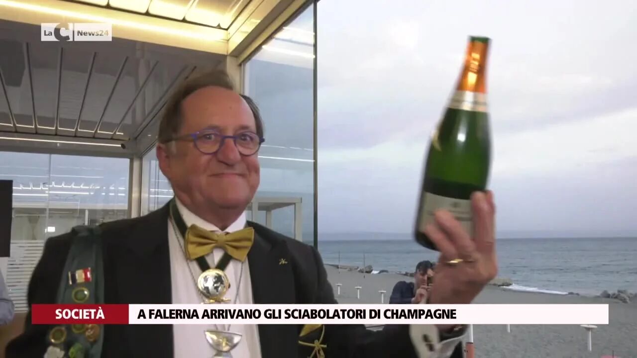 A Falerna arrivano gli sciabolatori di champagne