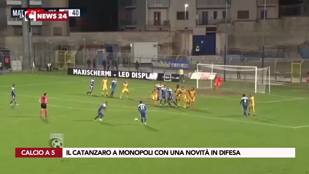 Il Catanzaro a Monopoli con una novità in difesa