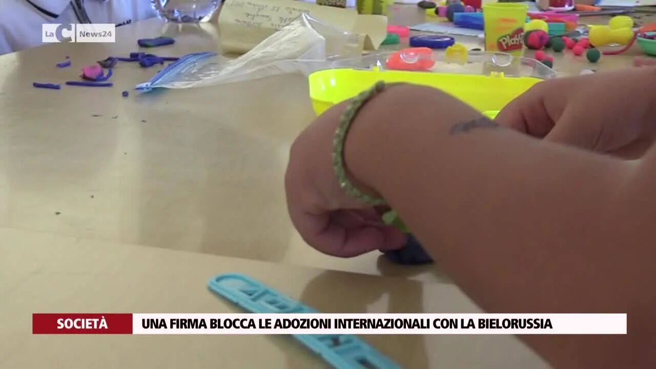 Una firma blocca le adozioni internazionali con la Bielorussia