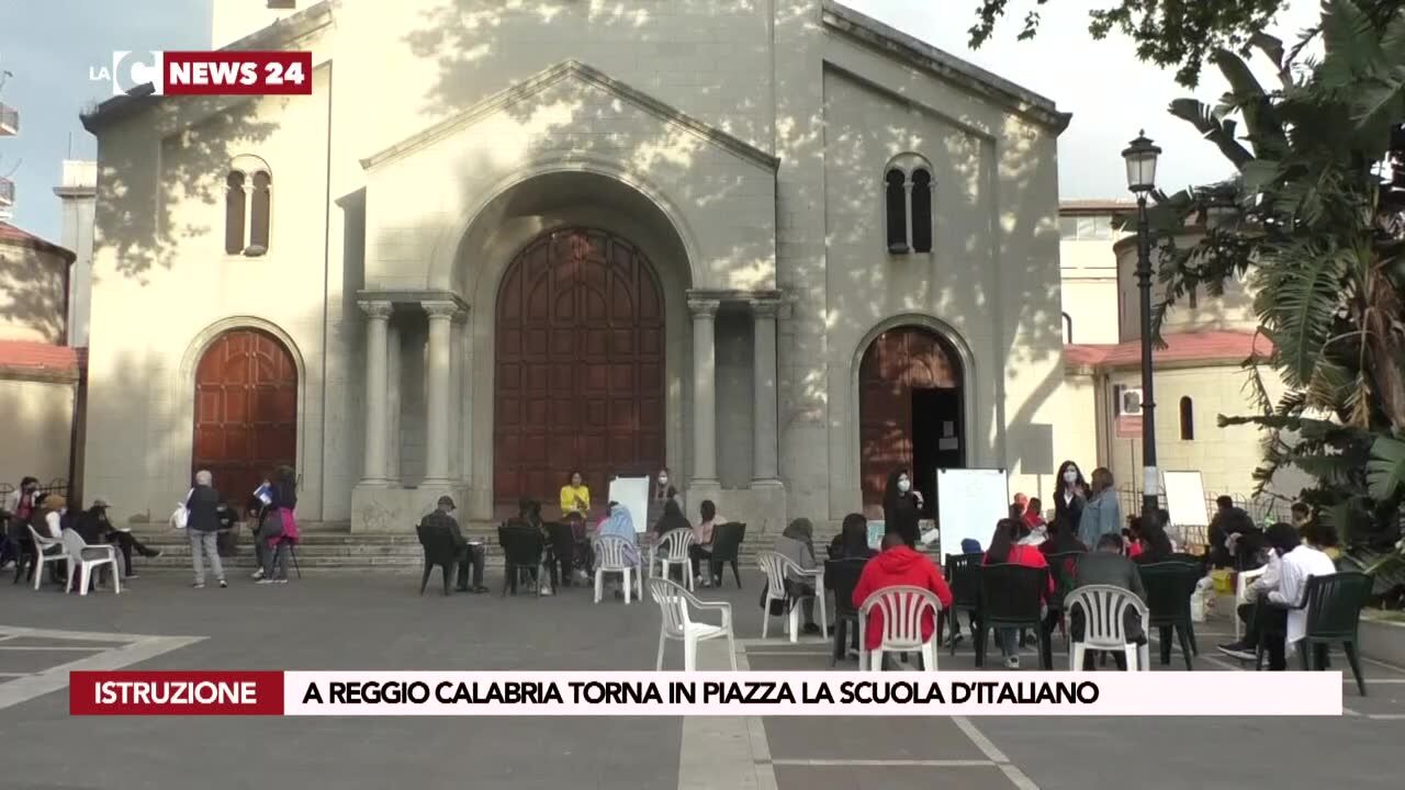 A Reggio Calabria torna in piazza la scuola d’italiano
