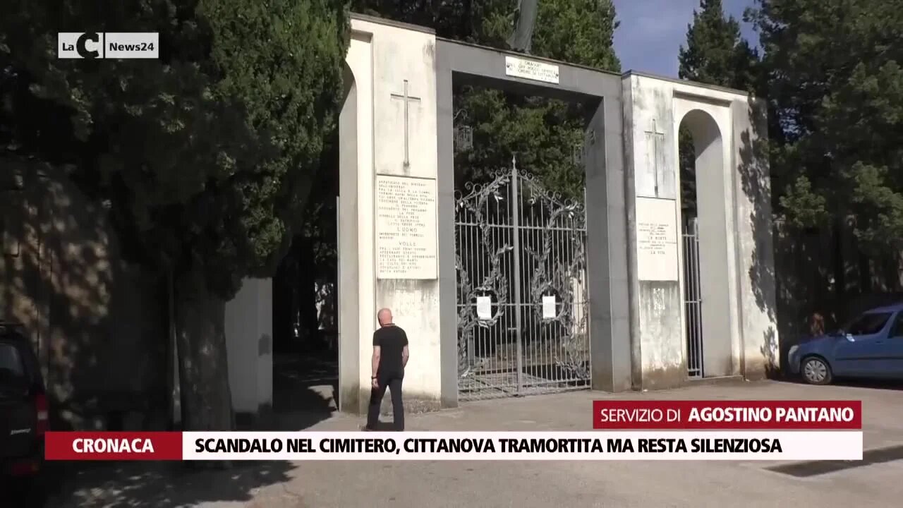 Scandalo nel cimitero, Cittanova tramortita ma resta silenziosa