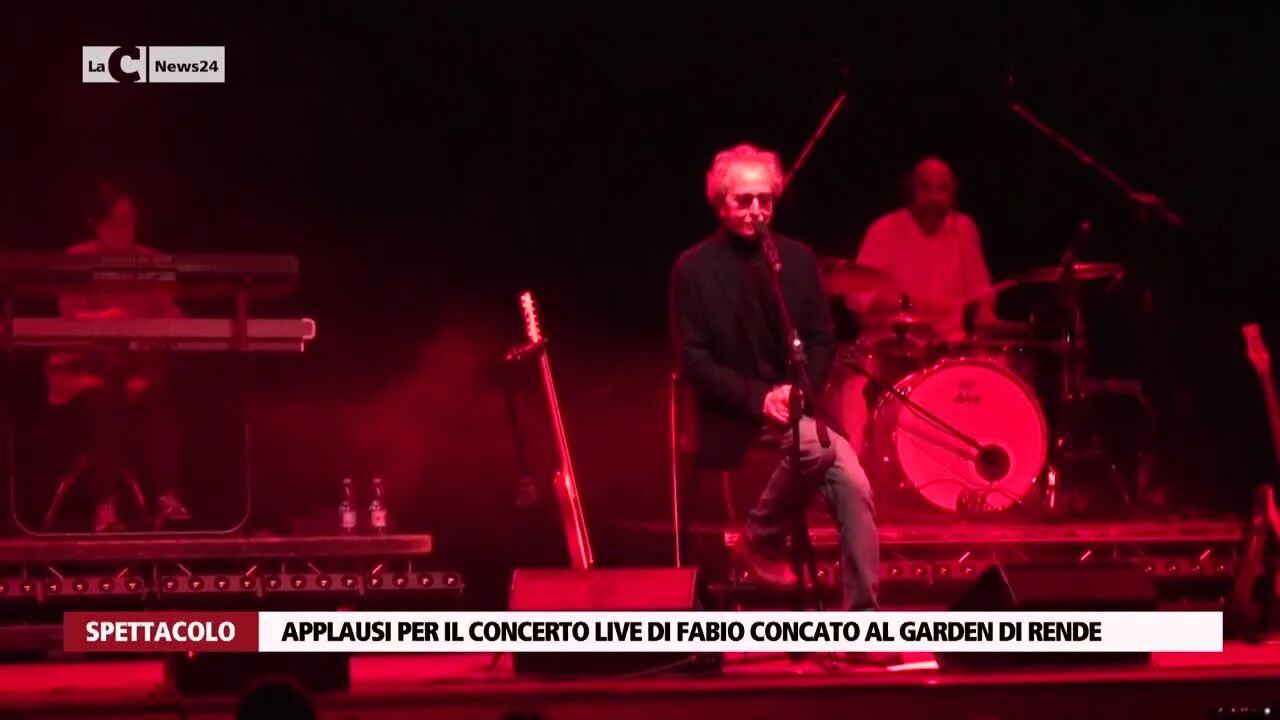 Applausi per il concerto live di Fabio Concato al Garden di Rende
