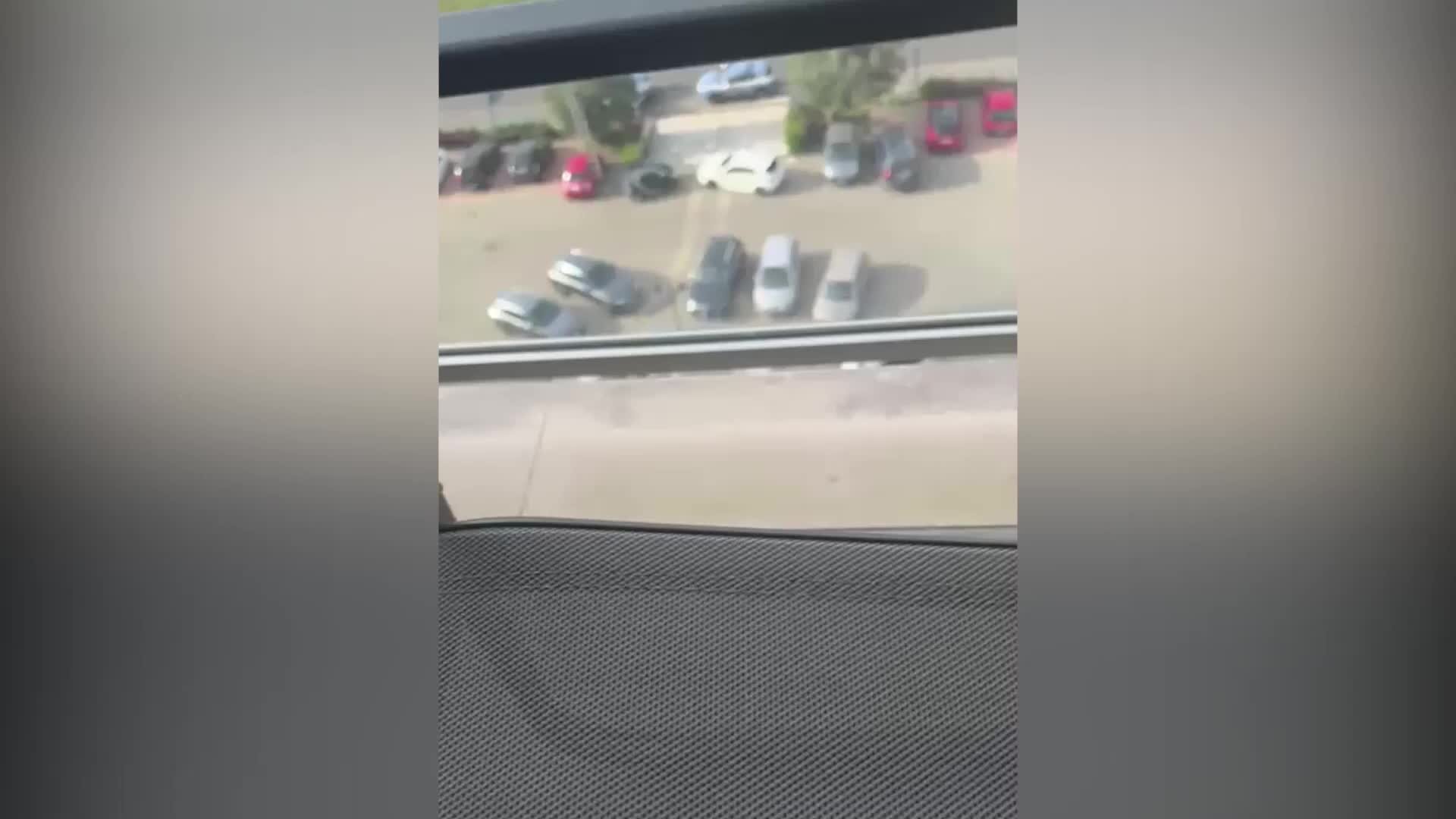 Cosenza, parla Carchidi: «Non ho esibito i documenti e la polizia mi ha picchiato» | VIDEO