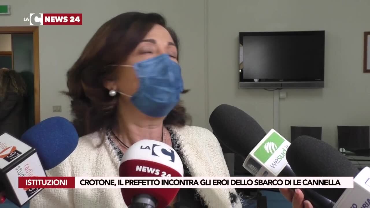 Crotone, il prefetto incontra gli eroi dello sbarco di Le Cannella