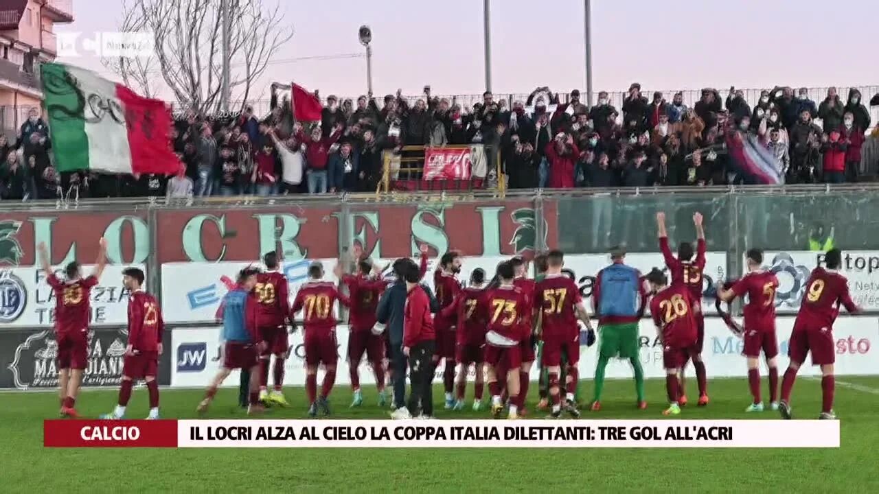 Il Locri alza al cielo la Coppa Italia Dilettanti: tre gol all'Acri